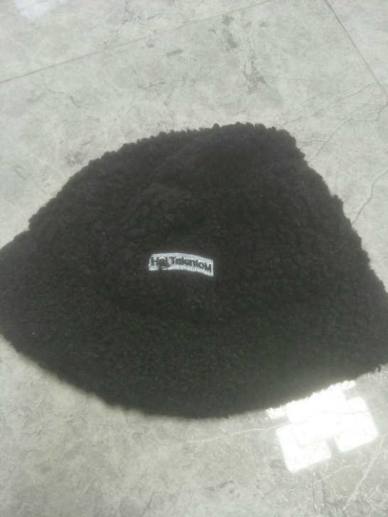 很百搭的一款渔夫帽，戴过一次，几乎全新，2...