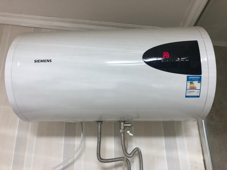 西门子储水式电热水器，50L，购于国美电器...