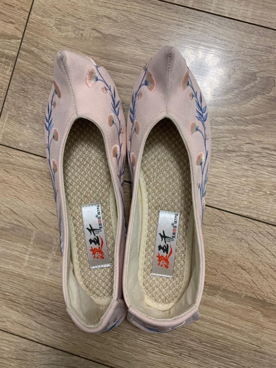 重回汉唐 汉服 鞋子 布鞋 绣花鞋。一双平...