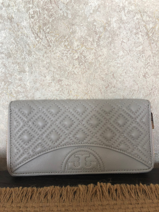 Tory Burch菱格拉链手拿包