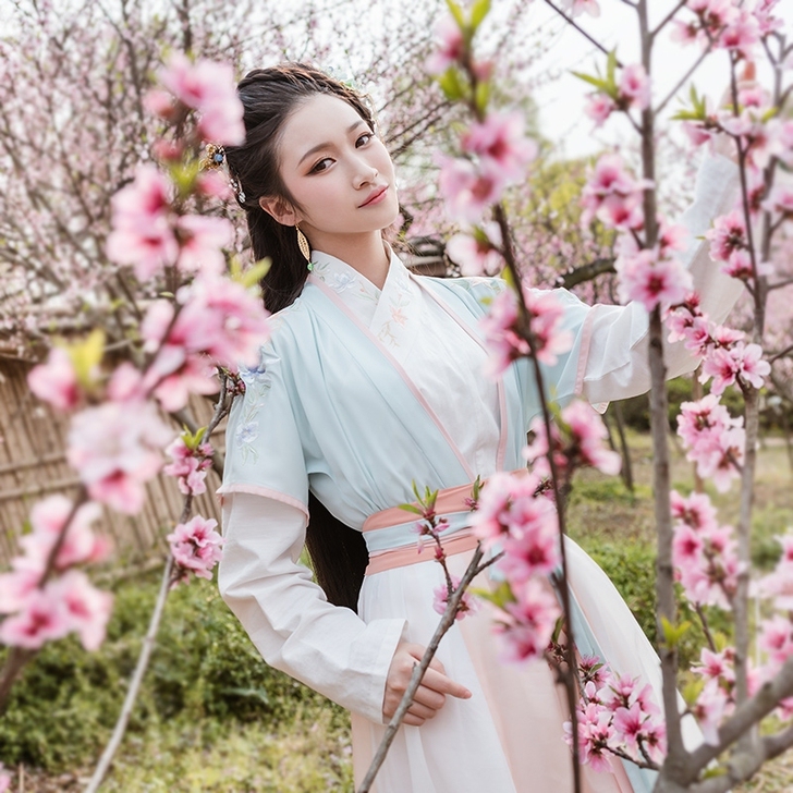 品牌型号 重回汉唐汉服 新旧程度 穿一洗...