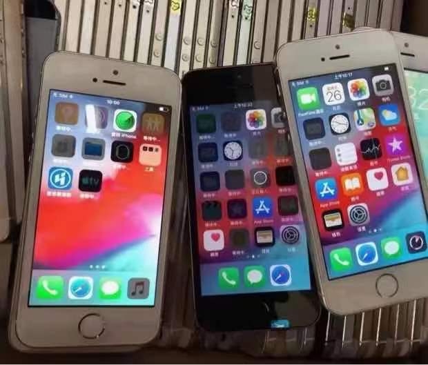苹果5s 16g，可以插卡，能还原升级