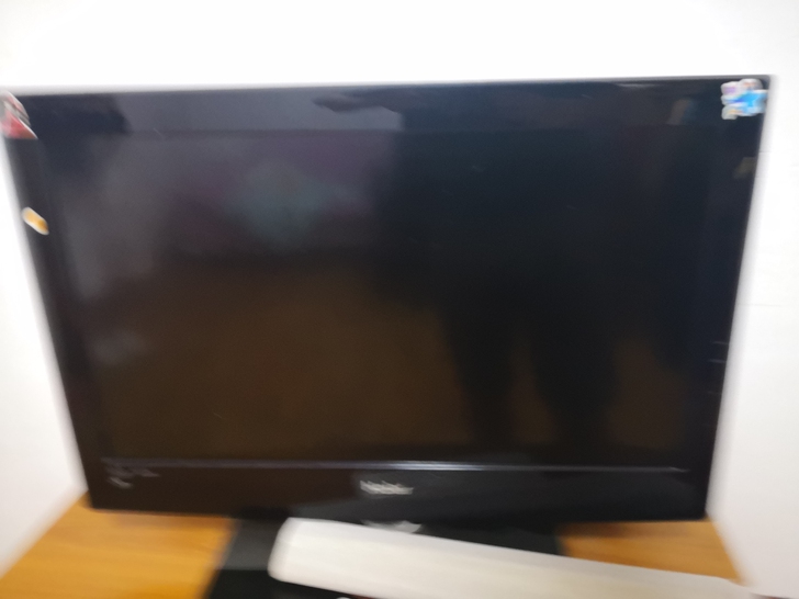 卖房子，处理电视，海尔平板，大概25寸左右...