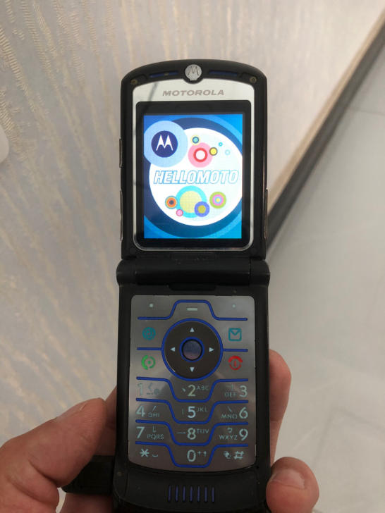 一台摩托罗拉v3ie,正常开机