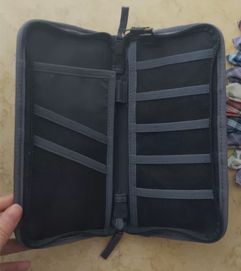 严选多功能护照夹手拿包全新 感兴趣的话点“...