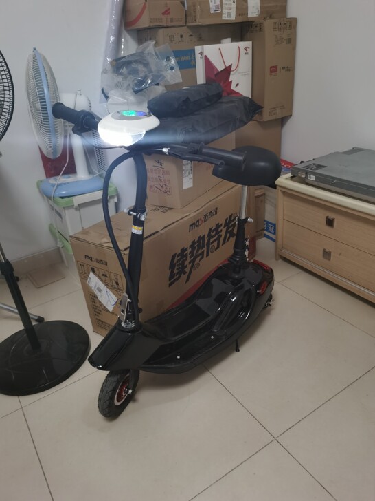 9.9成新电动滑板车可折叠出手！迈奇司品牌