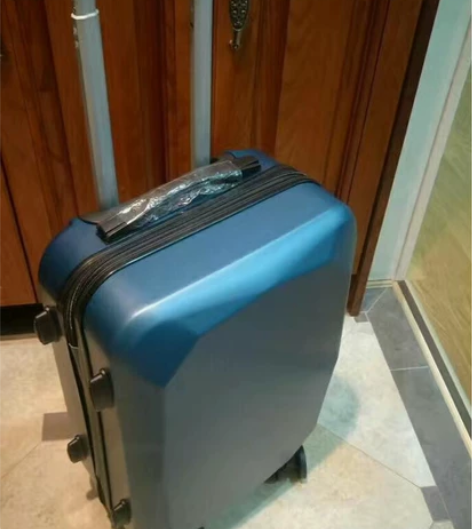 包邮28寸学生行李箱万向轮拉杆箱，密码锁，...