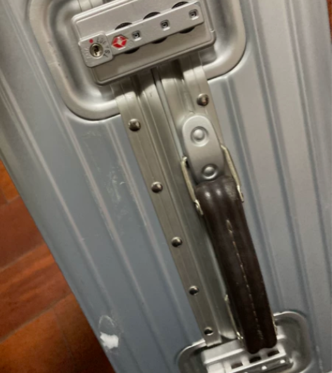 网易严选行李箱～类似日内瓦高端大气上档次～...