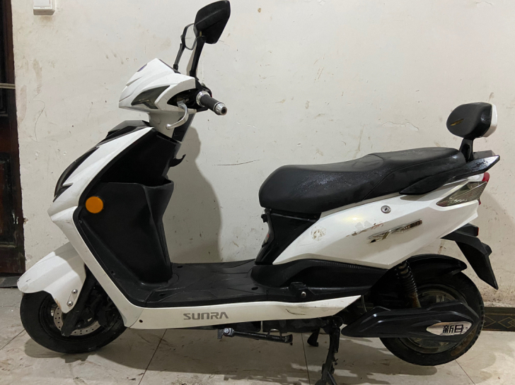 新日电动车72V20A动力成色好 带两人爬...