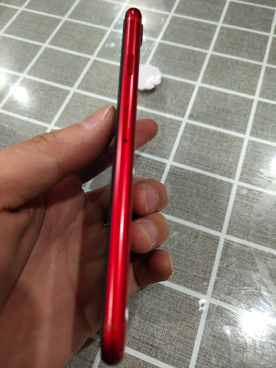 苹果8红色64g，换了新电池，功能完美，指...