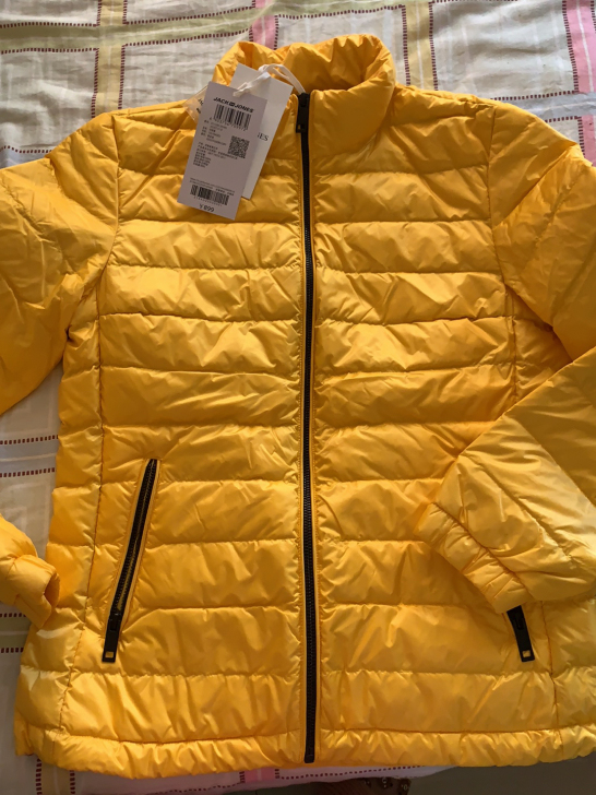 杰克琼斯羽绒服全新，低价出售