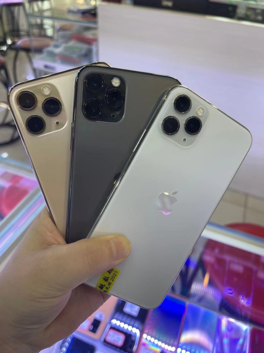 9.99新 iPhone 11pro 25...