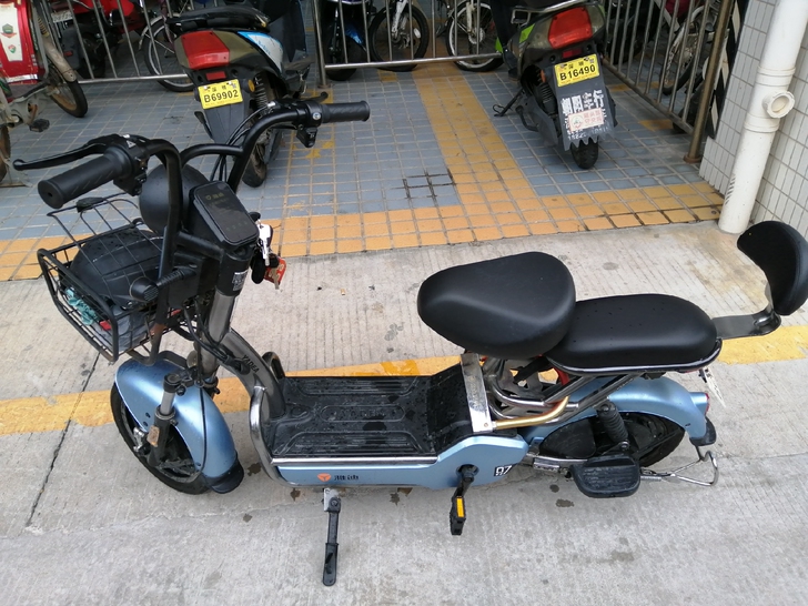 雅迪（尚优新国标A/G）电动车，买了才半年...