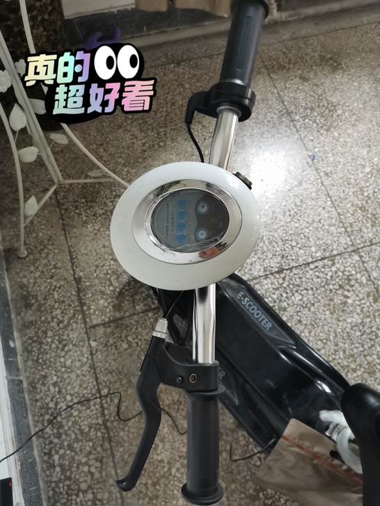 折叠电动车，新更换的加厚舒适座位，电池耐用...