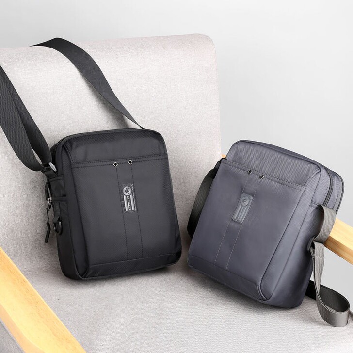 男士轻便休闲日常单肩斜挎小背包爸爸爷爷通勤包