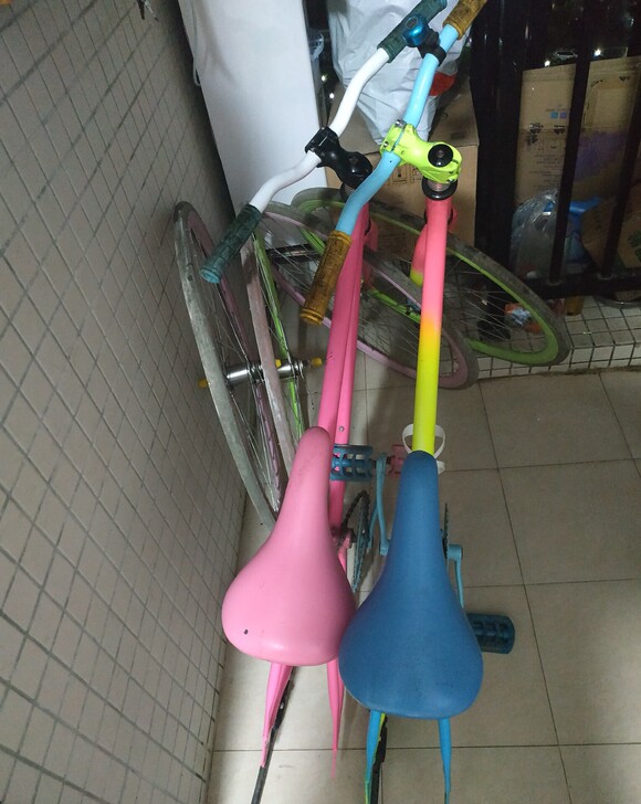 9成新情侣死飞公路自行车便宜卖了，久了没用...