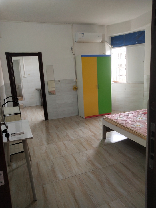 西大东门斜对面，采光极佳，空调、电热水器家...