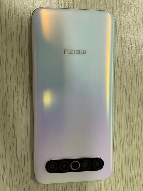 魅族17，买了半年，用的很少，95新，无刮痕