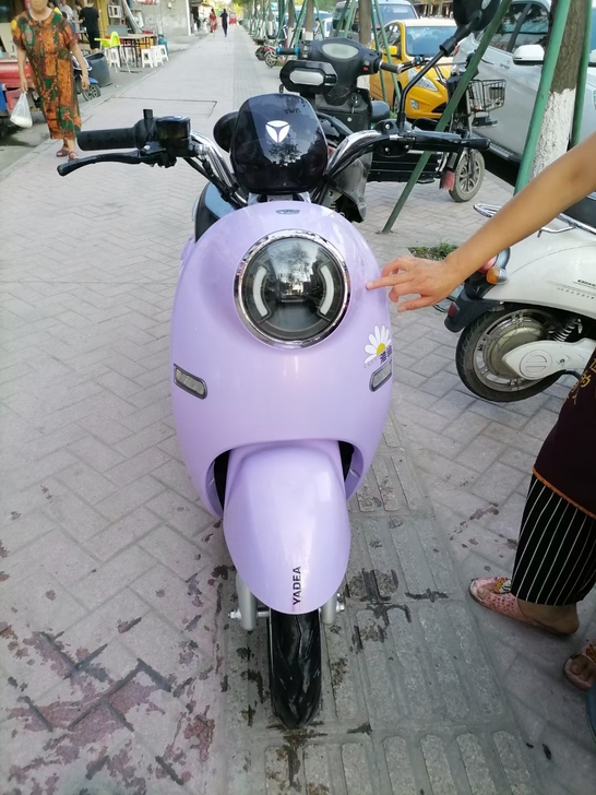 雅迪电动车，九成新，要回老家了，所以想便宜...