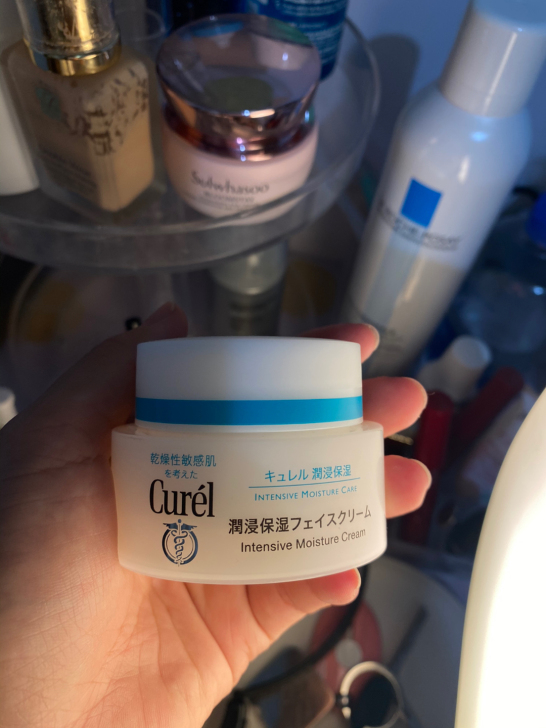 珂润面霜买了好多用腻了。。。
