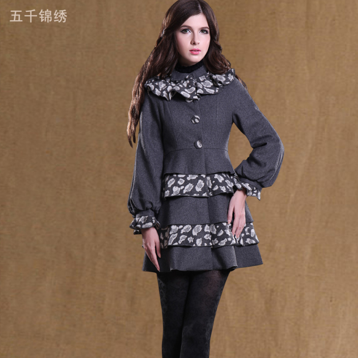 五千锦绣复古蕾丝花边大毛领羽绒服女中长款白...