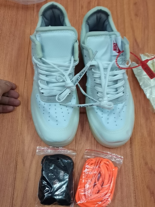 耐克 运动鞋 全新  42码
