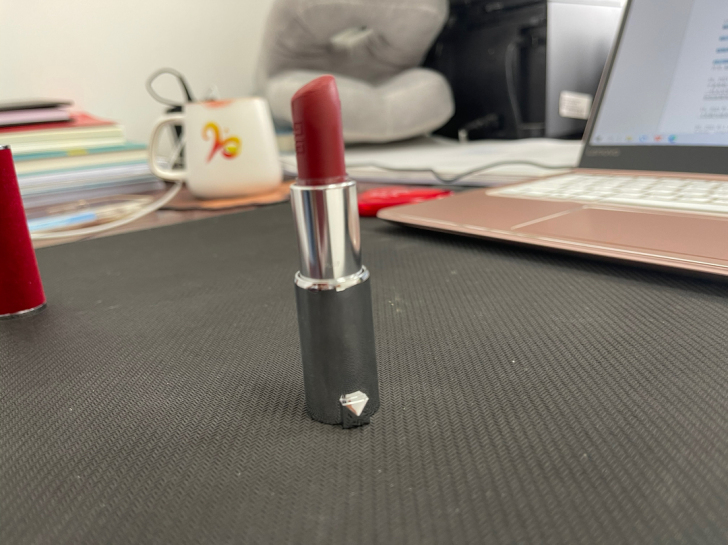 纪梵希红管n37