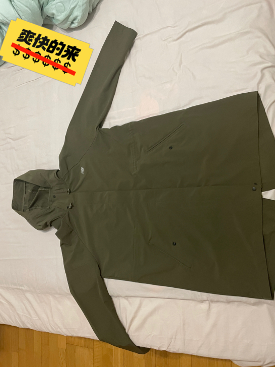 New balance 燕尾款连帽风衣，薄...