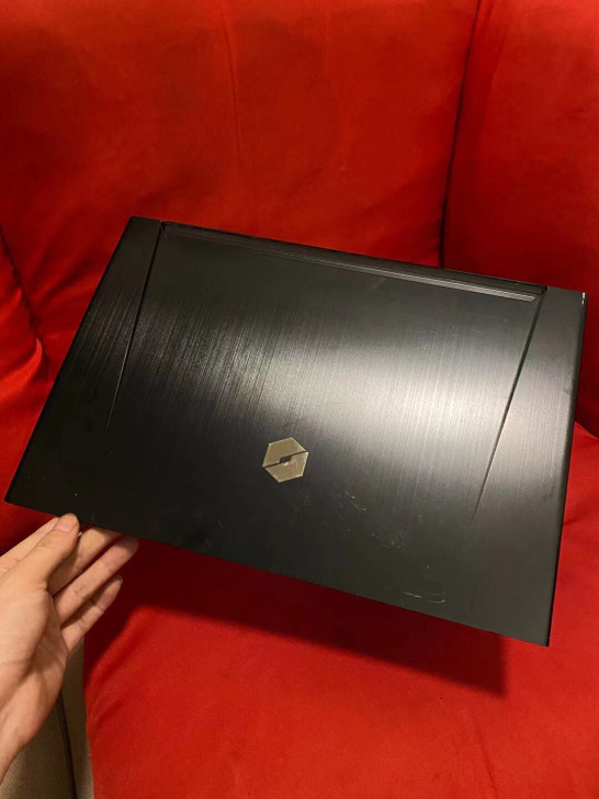 机械革命z2 8代i7 1050独显游戏本