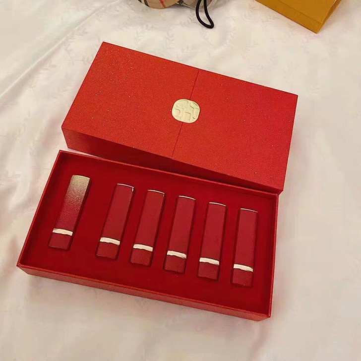 欧束口红套盒，全新，日期新，45块钱一盒包...
