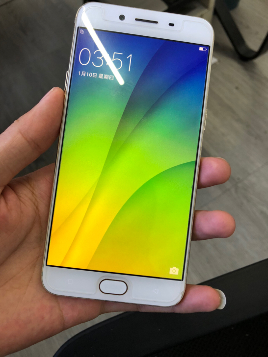 OPPO r9s。4+64版本。老人机或者...