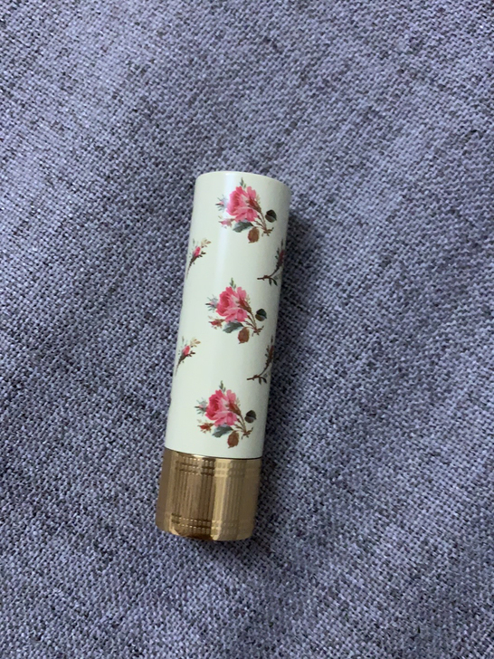 gucci 碎花口红25 goldie r...