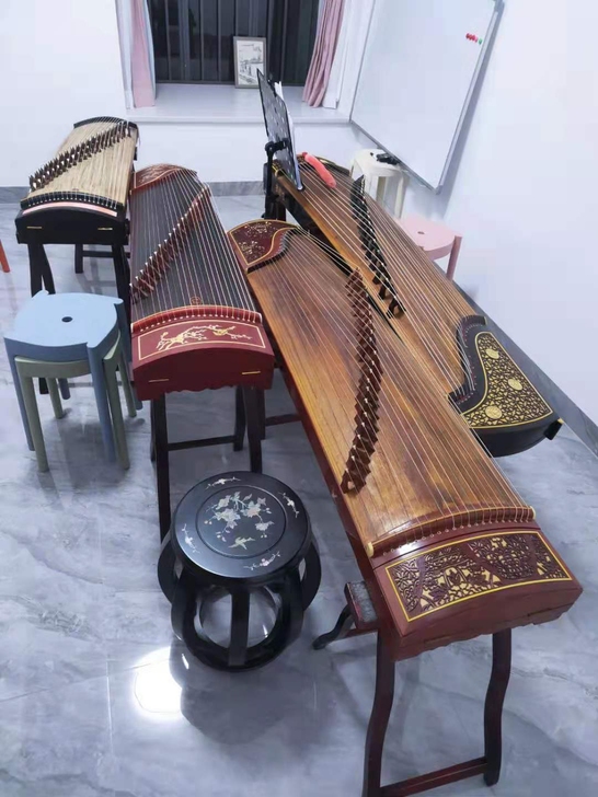 (挥泪处理)古筝,95新,全新都有,二手价...