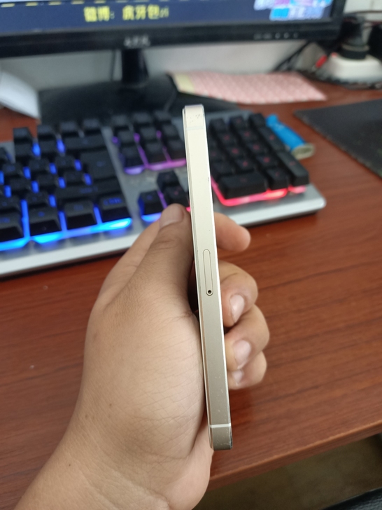 苹果5s  16g  功能正常！可小刀！备...