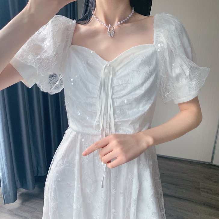 白色泡泡袖仙女裙