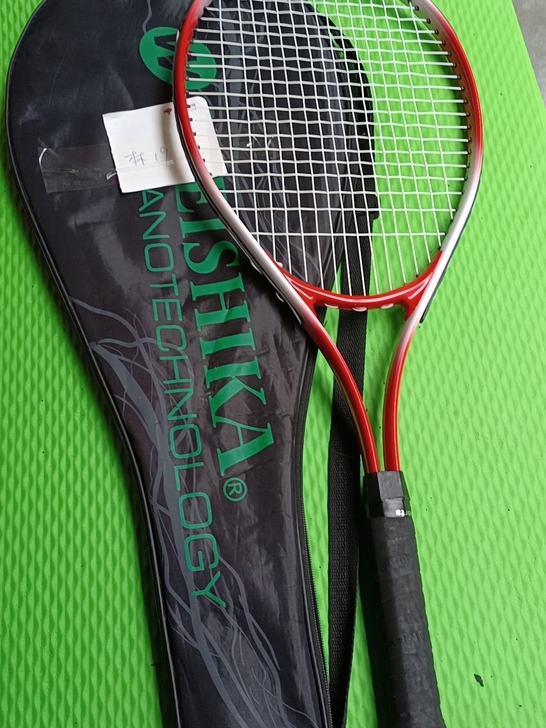 8成新网球拍45元包邮灬林19