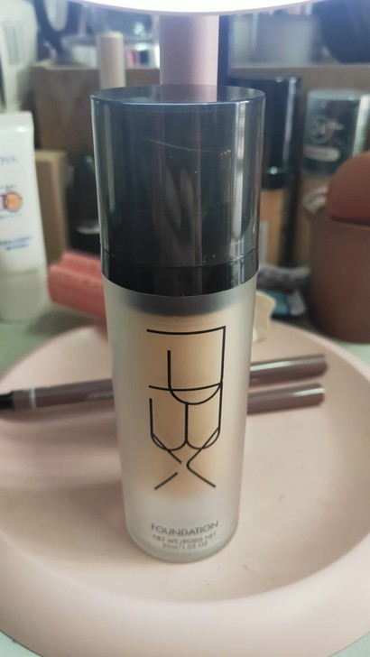 PBX（美妆） 粉底液 旗舰店买的用过两次...