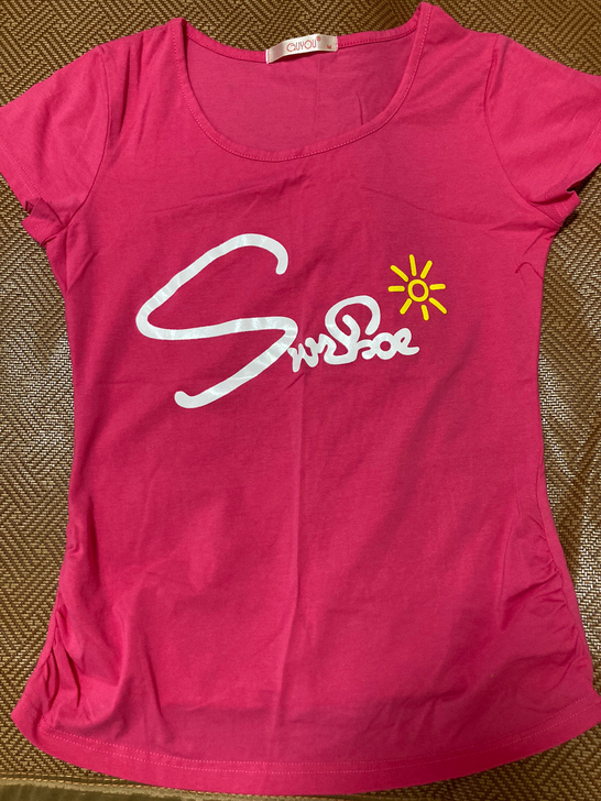 女士t恤，非全新，图片样，适合穿s码的女生...