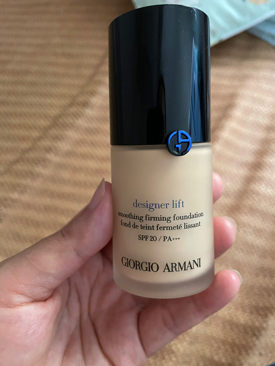 出阿玛尼蓝标，2号色，余量一半多一点，2月...