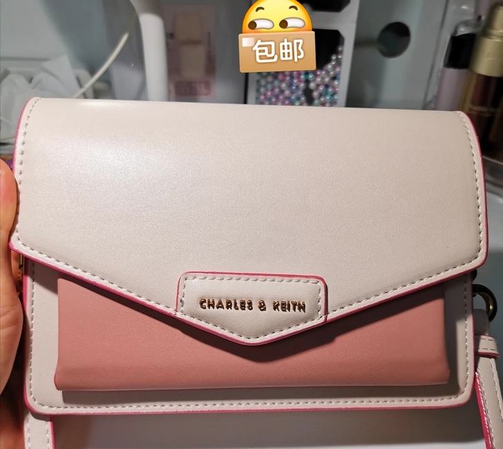 小ck信封包粉色拼色，斜挎包。只背过两三次...