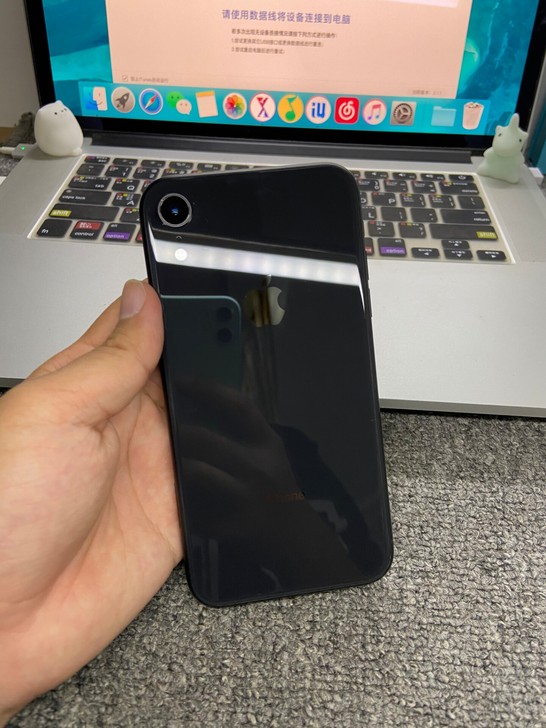iPhone xr 美版64g,已黑解无...
