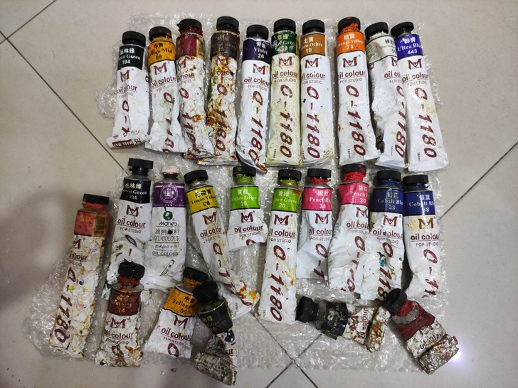 低价转让美邦油画颜料闲置的，用剩的用不到了...