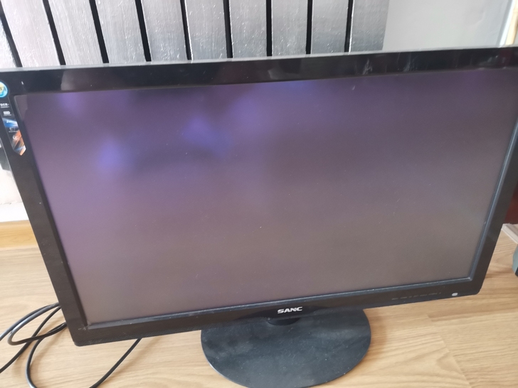 三色27寸显示器，牌子能搜到不是杂牌