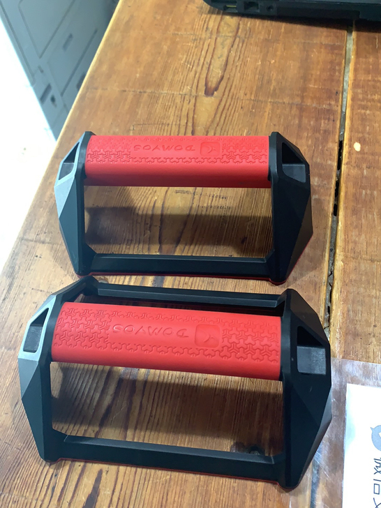 俯卧撑支架  迪卡农买的，自己不爱运动没怎...