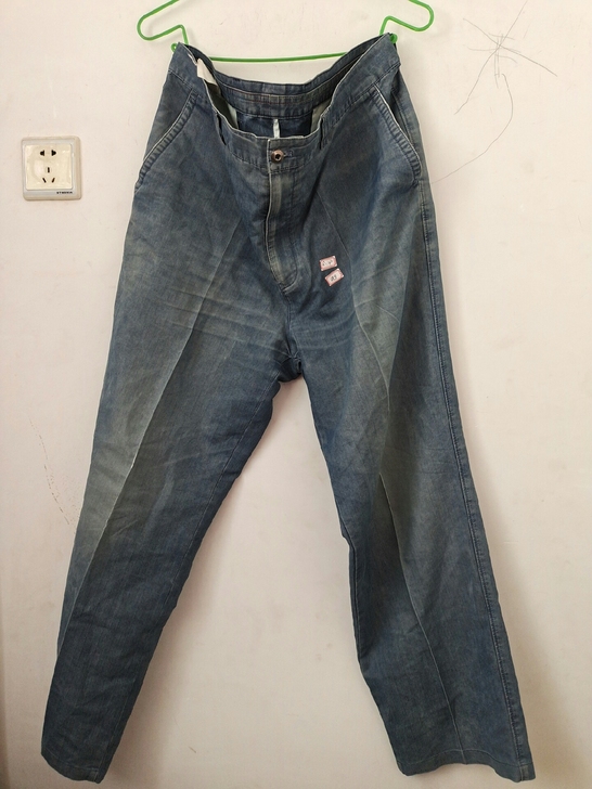 男士牛仔裤腰围94厘米，裤长102厘米，不...