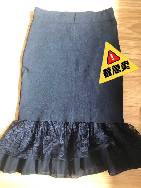 针织裙，腰围平铺64，可拉抻到80，均码有...