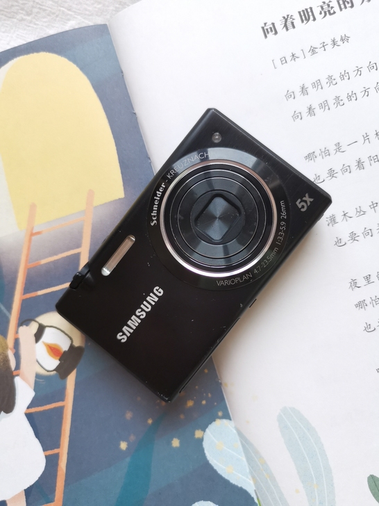 三星MV800   可以自拍