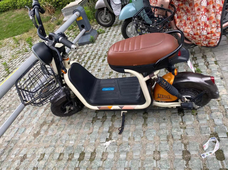 爱玛电动车 刚换的电池  48v   买的...