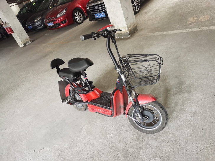 闲置雅迪电动车，48-12A，2100买的...