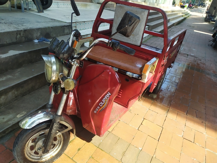 二手三轮车60伏20安三轮车，新电池，以前...